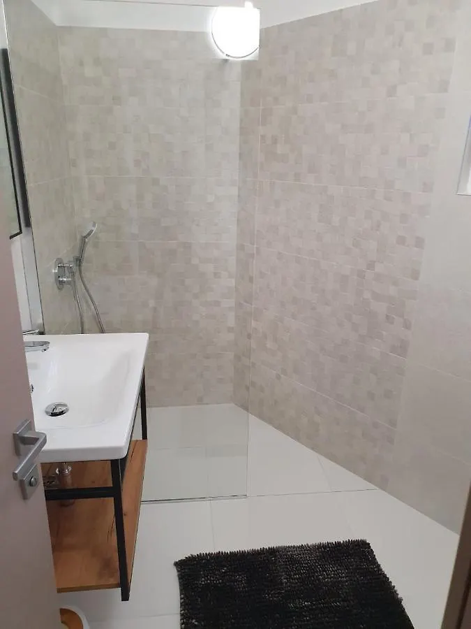 5 Rooms Apartman Barbat na Rabu