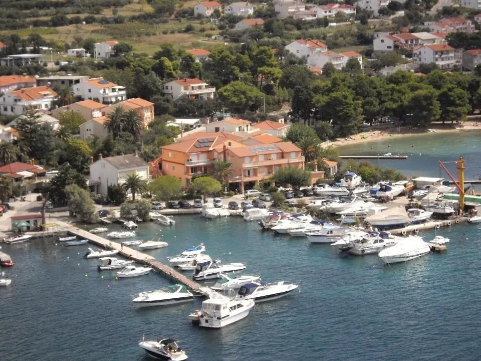 Apartment 5 Rooms Apartman Barbat na Rabu