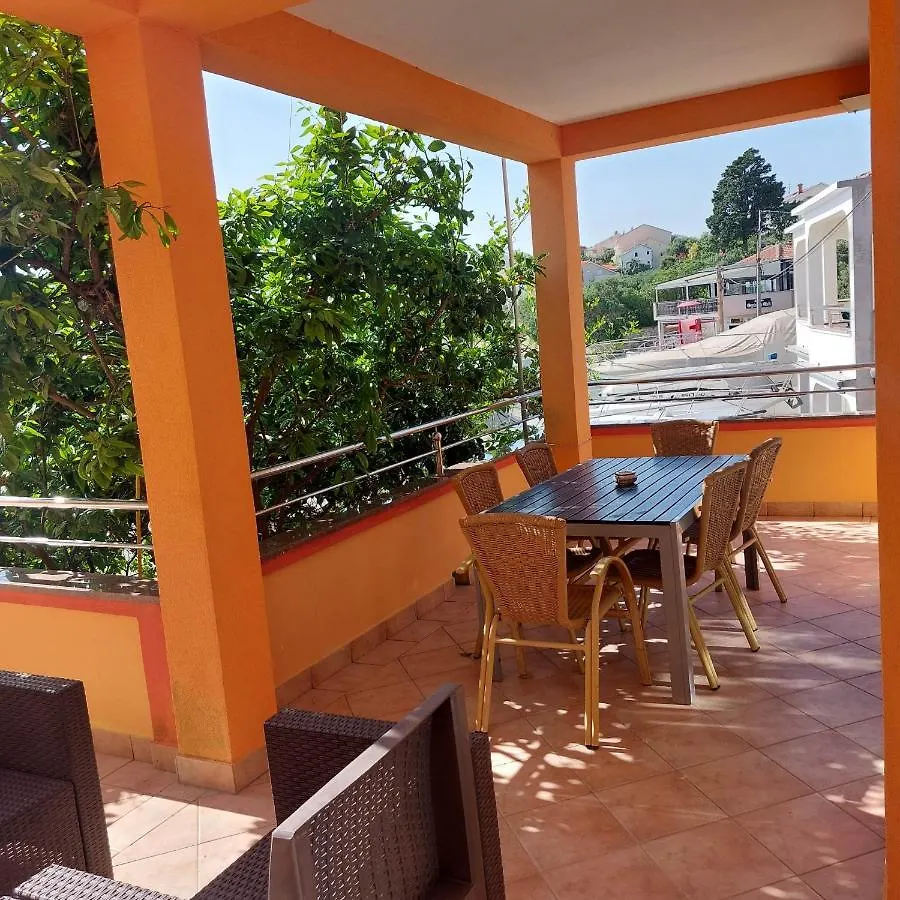 5 Rooms Apartman Barbat na Rabu Croatia